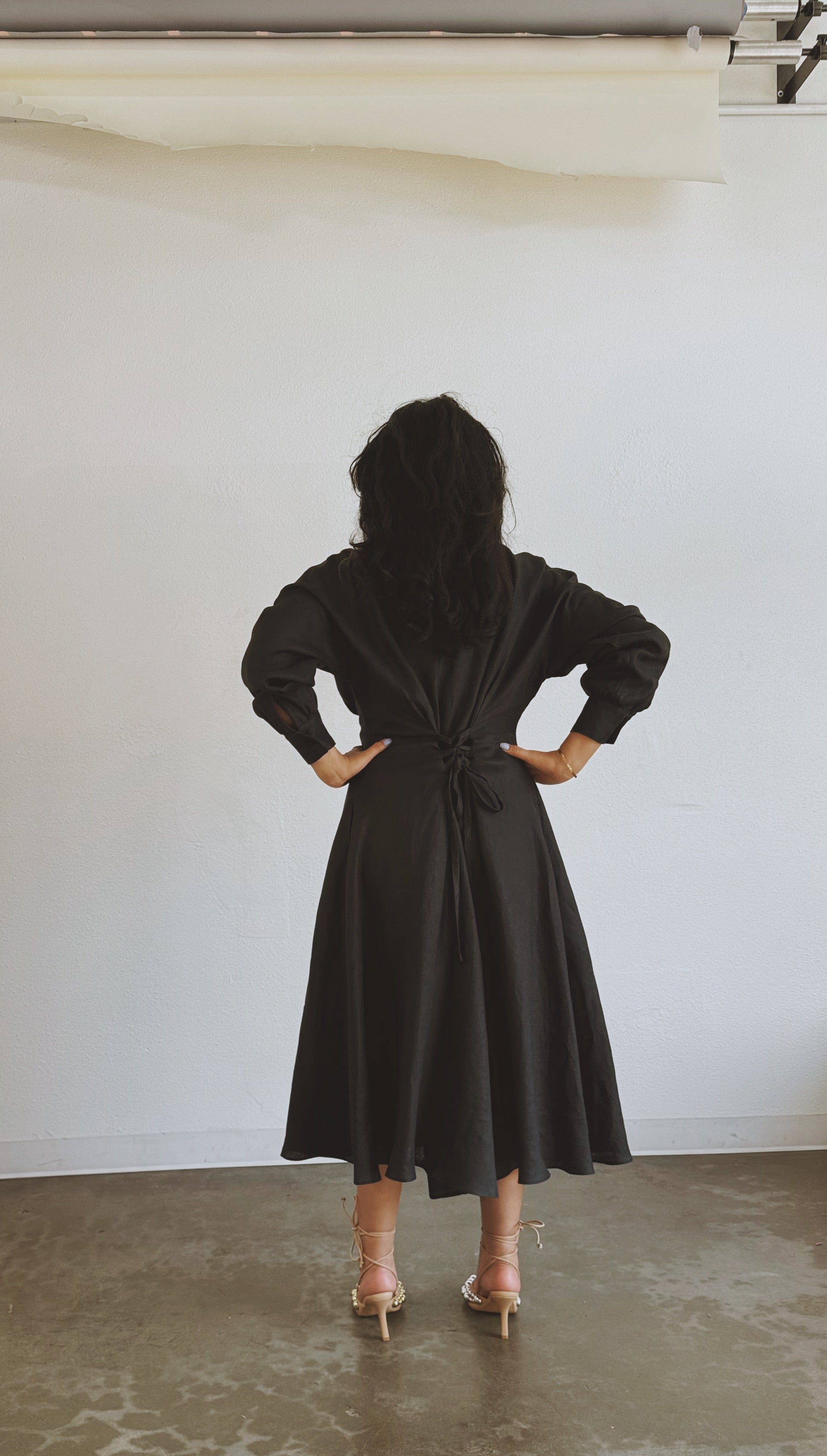 corset shirt dress in linen | classic black